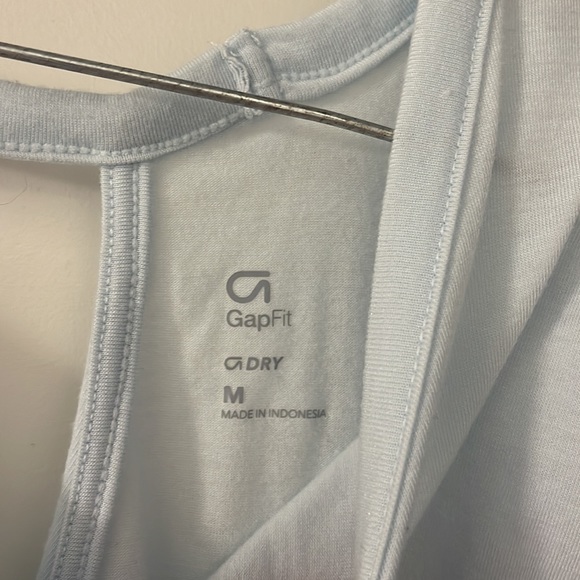 gap fit womens light blue tshirt - Picture 3 of 3